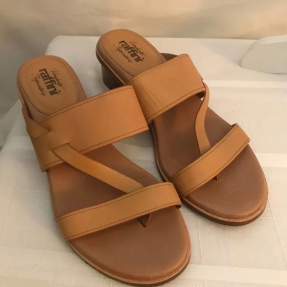 ⭐️Raffini Leather Sandals sz 10, 1.5” heel EUC